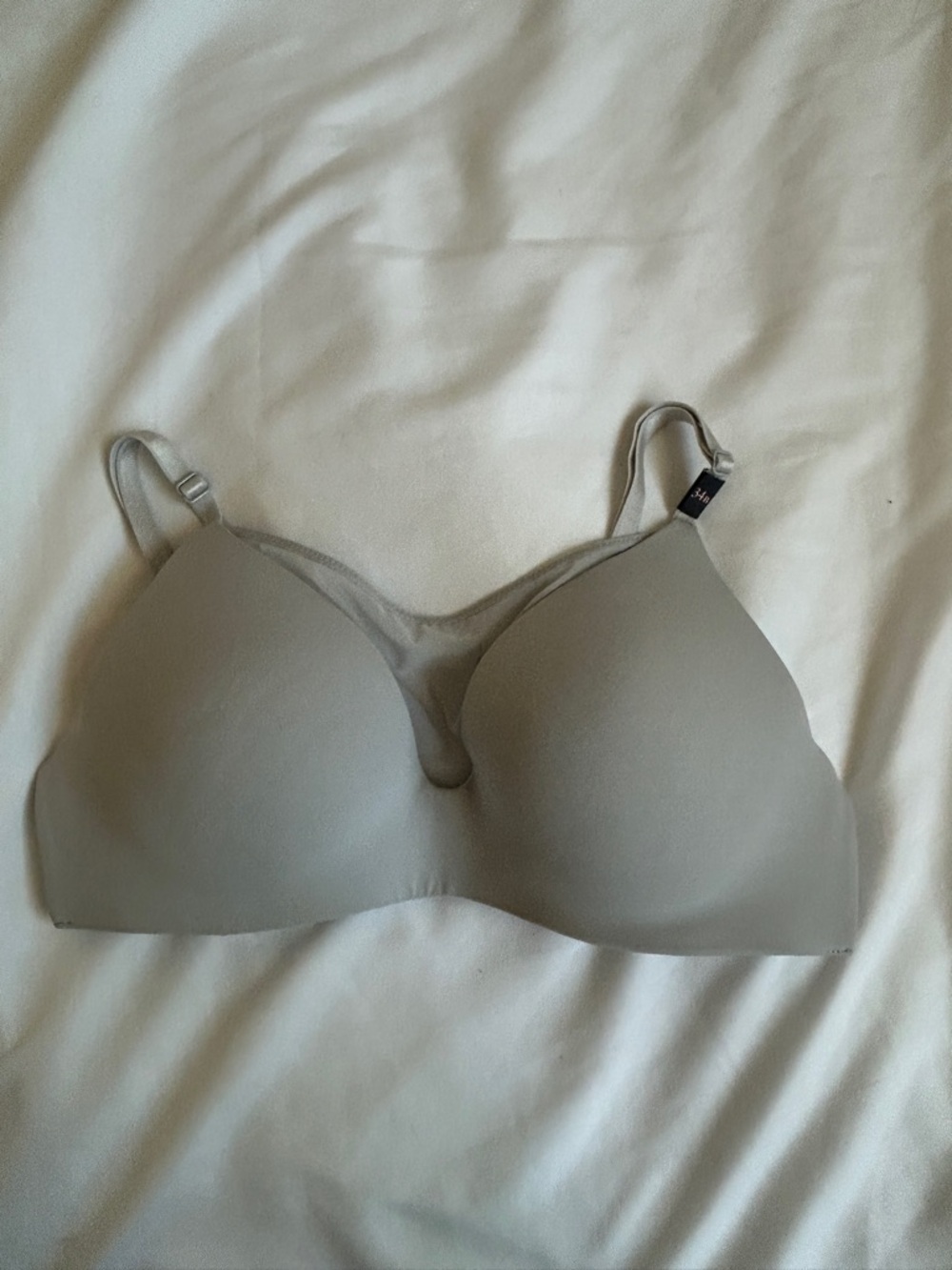 Victorias Secret. Grey bra w/ mesh in 34B